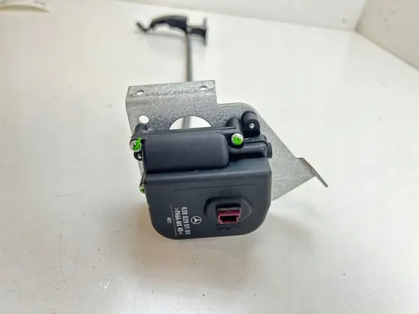 Mercedes-Benz Vito Viano W638 Ventilationsmekanism 6388290101 image 4