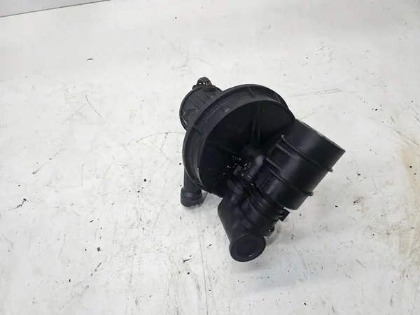 Pompe à air secondaire Audi A3 S3 R32 022131083K image 6