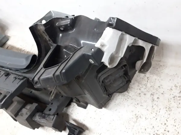 OEM RENAULT MEGANE IV HB 2016- Taka-akselipalkki image 3