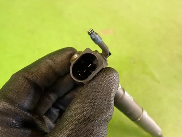 Inyector MERCEDES W213 2.0 D 2019 A6540700087 image 4