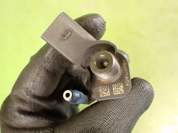 Inyector MERCEDES W213 2.0 D 2019 A6540700087 image 5