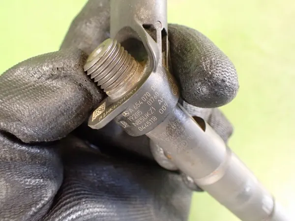 Inyector MERCEDES W213 2.0 D 2019 A6540700087 image 6