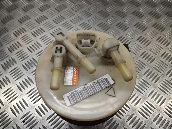 Bomba de combustible Mitsubishi Carisma 1.8 GDI MR373874 image 3