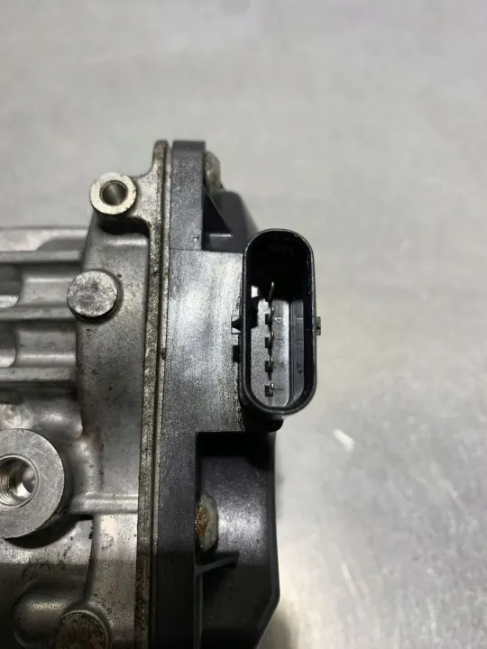 Válvula EGR Alfa Romeo OEM FBZ19501 - Usada image 5