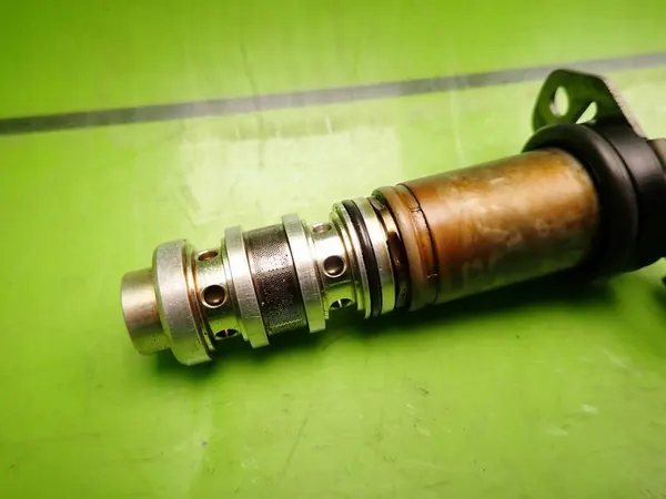 Solenoide de Fase VANOS BMW E87 E60 E61 E81 1.6 B 2009 image 2