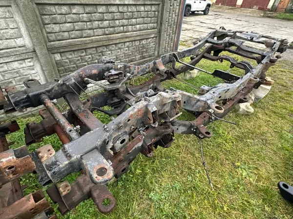 Karossram OEM 10GM219B/1 för Tahoe/Yukon 00-06 image 2