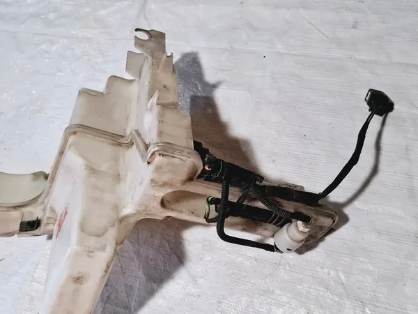 Pyyhkijännestesäiliö VW Passat B6 2005-2010 3C0955453P image 3