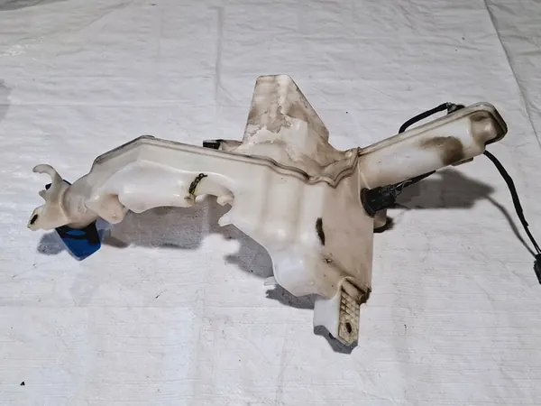 Pyyhkijännestesäiliö VW Passat B6 2005-2010 3C0955453P image 6