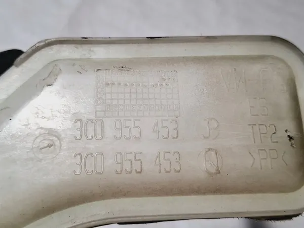 Pyyhkijännestesäiliö VW Passat B6 2005-2010 3C0955453P image 7