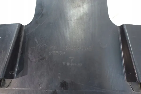 Tesla Model X Parachoques Inferior OEM 1034833-00-E image 9