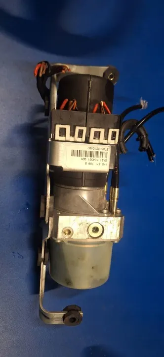 Actionneur de verrou toit VW Beetle OEM 1Y0871789B image 2