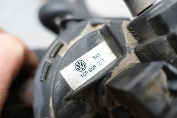 OEM 1C0201801C kolfilter för VW New Beetle 1.8T image 4
