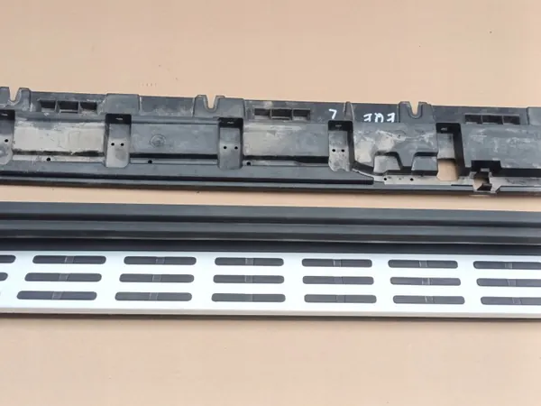 OEM A2946892300 Estribo esquerdo Mercedes EQE SUV image 3
