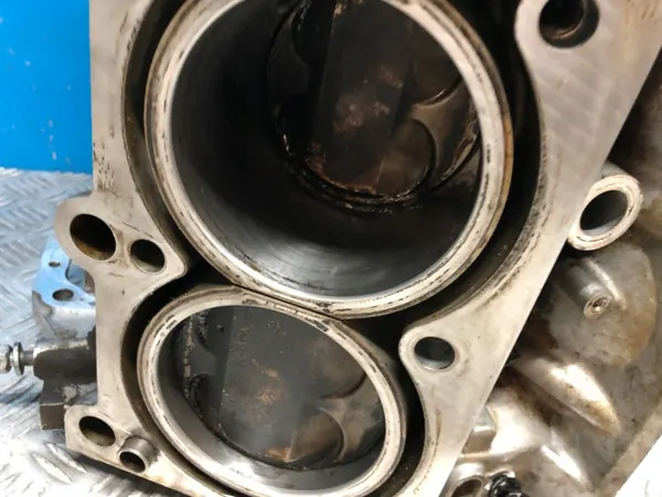 Motorblock & Kolben OEM P68237714AD für Chrysler image 5
