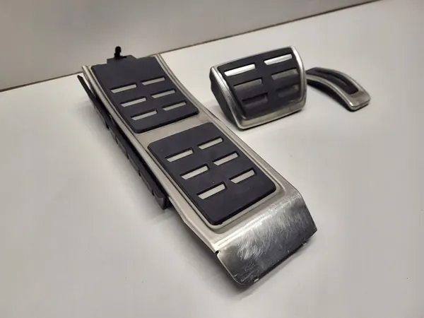 Audi A6 S6 C7 Descanso de Pé Usado OEM 4G8864777 image 3