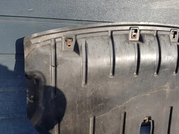 BMW X5 E70 Motor Underkörningsskydd 3.0D OEM 7163280 image 2