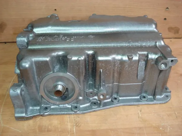 VW UP SKODA CITIGO SEAT MII Oljetunna 04C103603D image 2