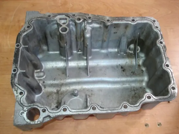 VW UP SKODA CITIGO SEAT MII Oljetunna 04C103603D image 5