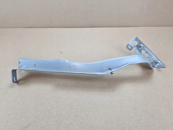 AUDI A4 B8 LIFT Vänster Framskärm Fäste 8K0821135H image 2