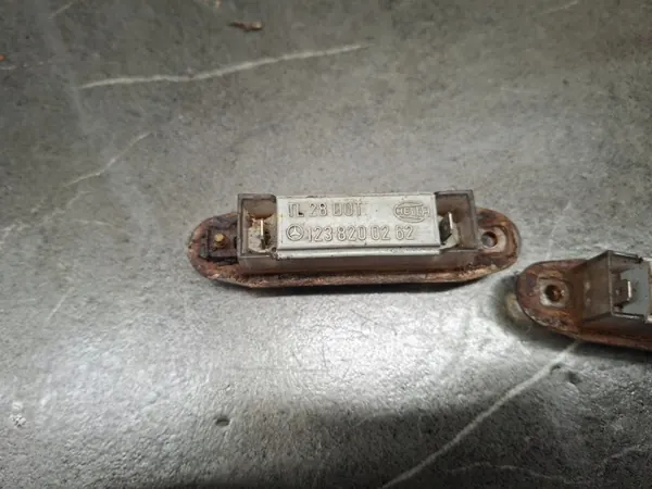 OEM 1238200262 Kennzeichenleuchte Mercedes W123 image 6