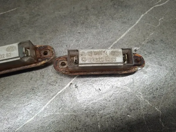 OEM 1238200262 Kennzeichenleuchte Mercedes W123 image 7