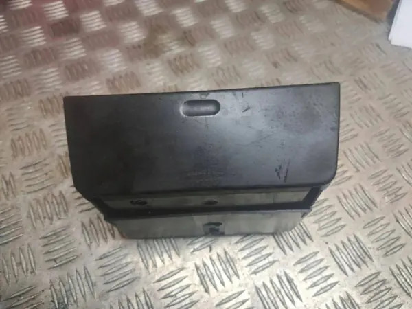 Cinzeiro MR9136 para Mitsubishi Space Star MPV 2004 image 3