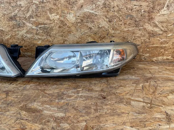 Faróis dianteiros Renault Laguna II OEM image 3
