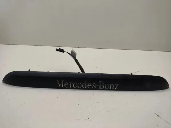 Feu de plaque arrière OEM A4475400009 Mercedes image 2