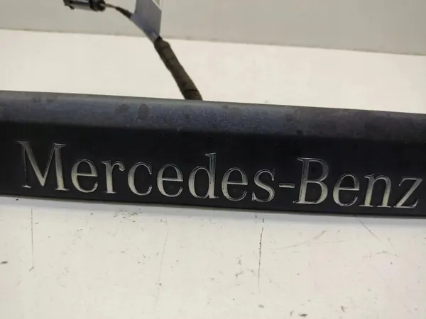Feu de plaque arrière OEM A4475400009 Mercedes image 3