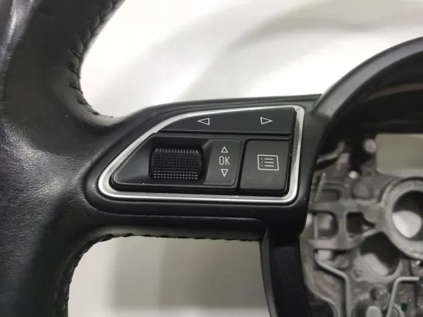 Volante Multifunción OEM 4G0419091S para Audi A1 image 3