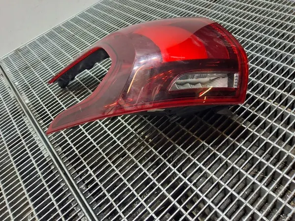 PEUGEOT 2008 LUZ LED TRASERA IZQUIERDA image 6