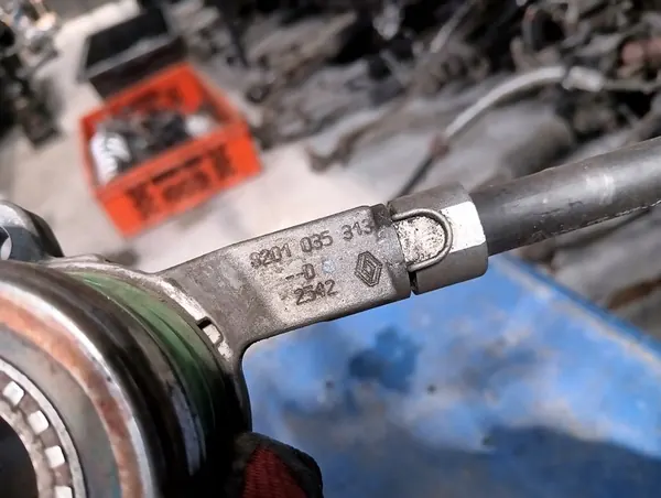 Renault Master III Kytkinvapautin 8201035313-D image 4