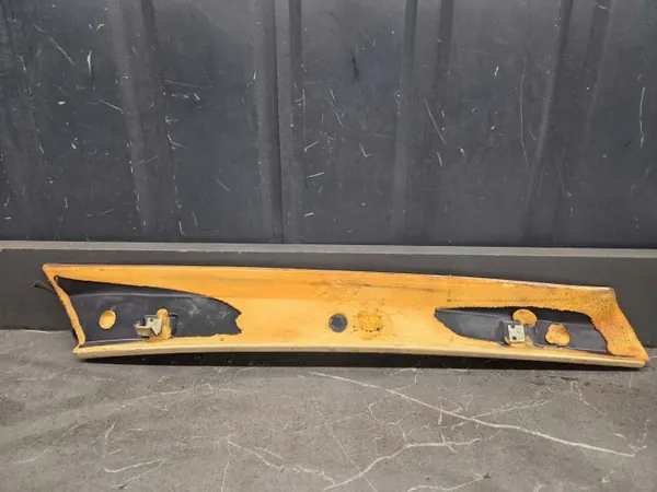 OEM Oslona slupka prawa Mercedes w123 Rechter pilaarkap image 6
