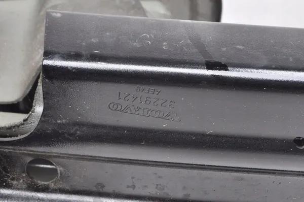 Volvo OE 32291421 Bakre stötfångarbalk - Begagnad image 4