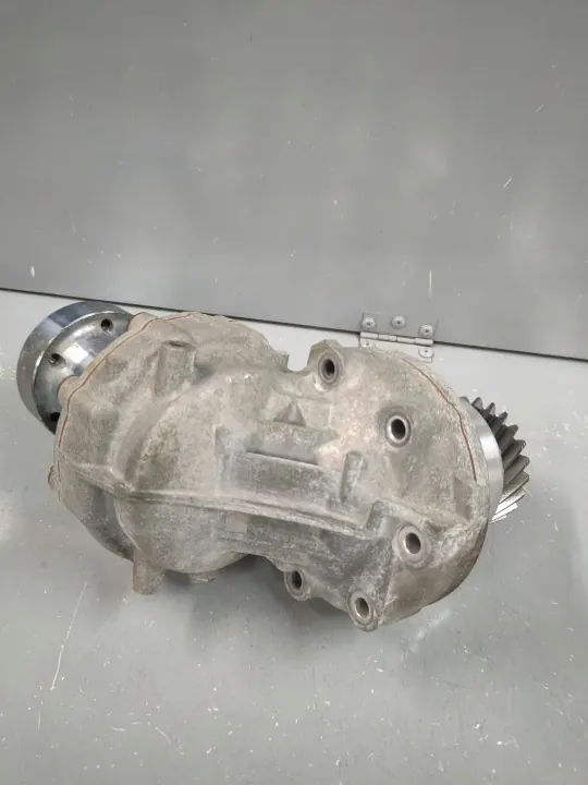 Mercedes A-2462801000 Caja Transferencia 4-MATIC Usado image 3