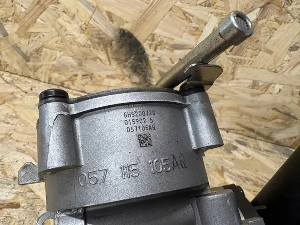 Bomba de aceite OEM 057115105AQ para Audi VW Porsche 4.0 TDI image 3