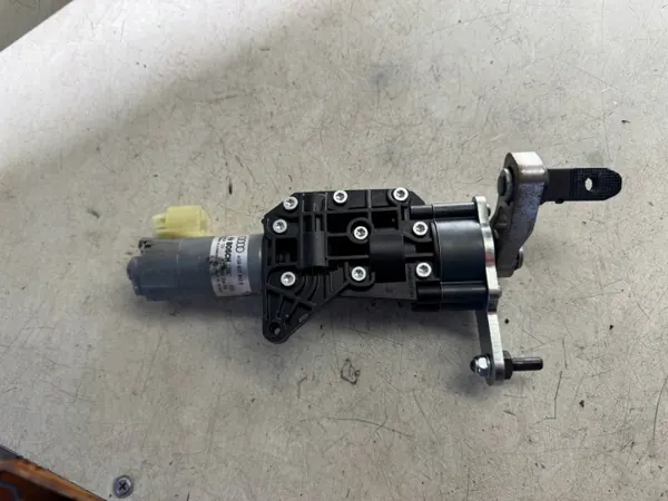 Audi A6 C7 Allroad Actuateur Hayon OEM 4G9827852E image 2