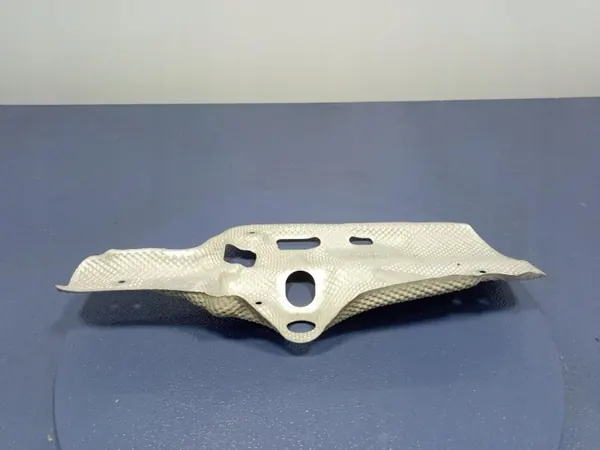 Escudo térmico Audi SQ8 Q8 4.0 TFSI OEM 10009424004 image 2