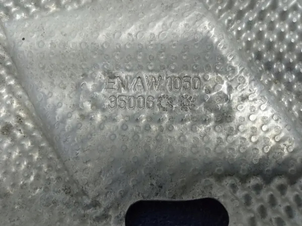 Escudo térmico Audi SQ8 Q8 4.0 TFSI OEM 10009424004 image 4
