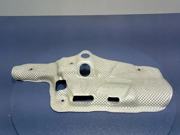 Escudo térmico Audi SQ8 Q8 4.0 TFSI OEM 10009424004 image 5