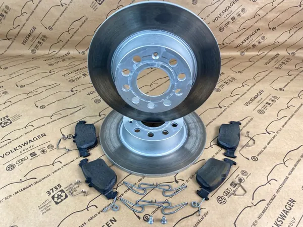 OEM 5Q0615601D Discos e Pastilhas Traseiros VW Golf VIII image 2
