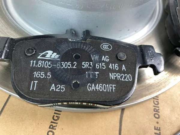 OEM 5Q0615601D Discos e Pastilhas Traseiros VW Golf VIII image 3