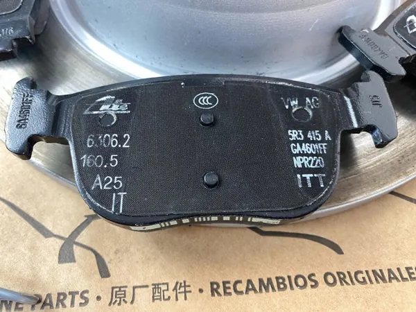 OEM 5Q0615601D Discos e Pastilhas Traseiros VW Golf VIII image 4