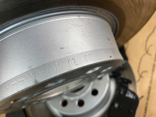 OEM 5Q0615601D Discos e Pastilhas Traseiros VW Golf VIII image 7