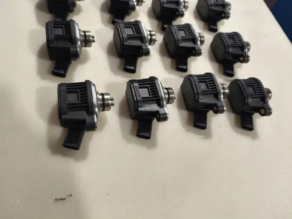 Válvula de vacío OEM 059906048G para 4.0 TDI image 3