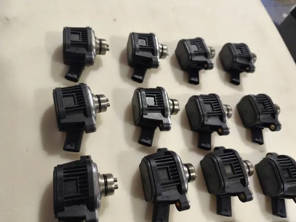 Válvula de vacío OEM 059906048G para 4.0 TDI image 4