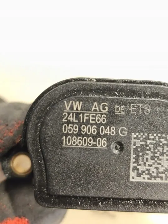 Válvula de vacío OEM 059906048G para 4.0 TDI image 9