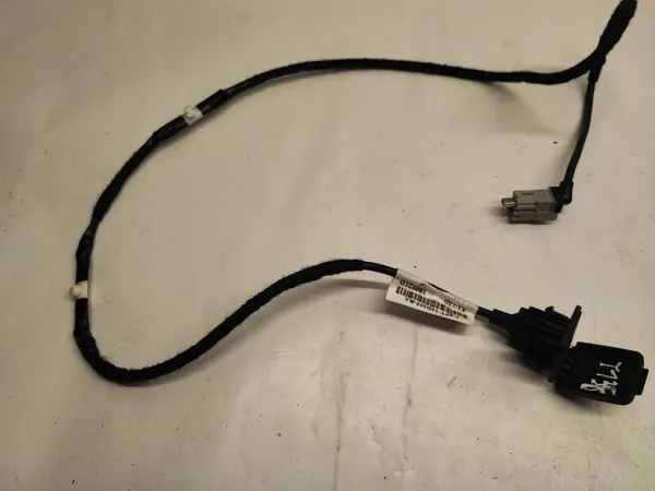 Prise USB Ford Explorer VI OEM GB5T14D202RA 2019 image 10