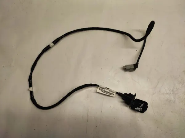 Prise USB Ford Explorer VI OEM GB5T14D202RA 2019 image 8