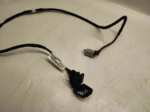 Prise USB Ford Explorer VI OEM GB5T14D202RA 2019 image 9